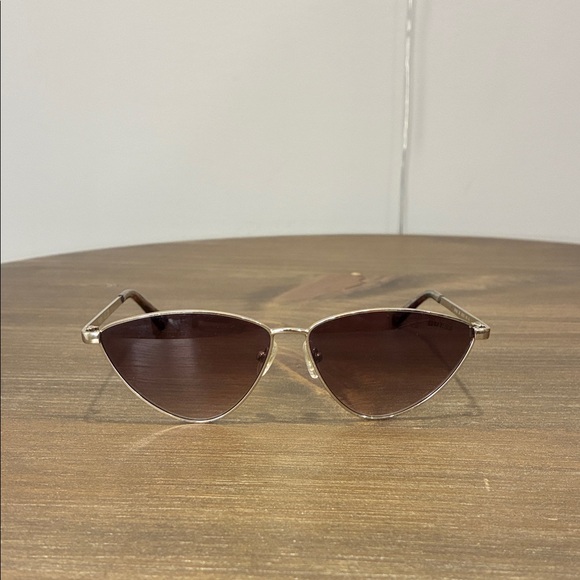 Guess Sunies - Picture 1 of 3